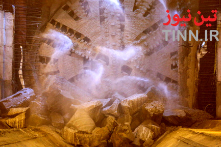ورود دستگاه TBM حفاری خط ۳ قطار شهری مشهد به پایانه امام رضا (ع)