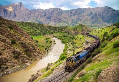  ۱۷ هزار تن کالا در راه آهن زاگرس بارگیری شد