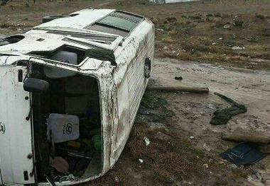 واژگونی خودرو در محور میمه - دلیجان ۲ کشته و ۶ مصدوم داشت
