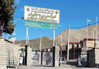 محدودیت تردد کامیون ها از مرز باجگیران برداشته شد