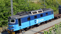 Train carries Czech beer and crystal to China