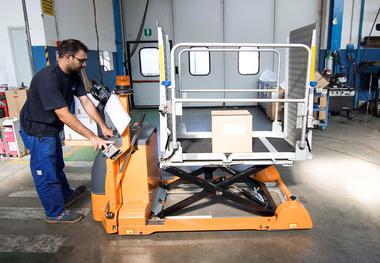 Trenitalia orders wheelchair lifts