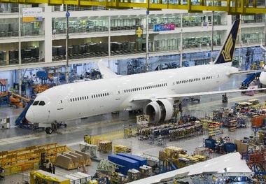 Boeing Rolls Out Singapore Airlines’ First 787-10 Dreamliner