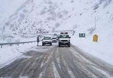 مسدود شدن گردنه‌های رازان و زالیان در لرستان
