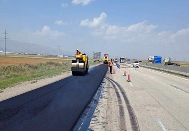 آغاز عملیات روکش آسفالت کریدور تهران بازرگان در آزادراه قزوین زنجان