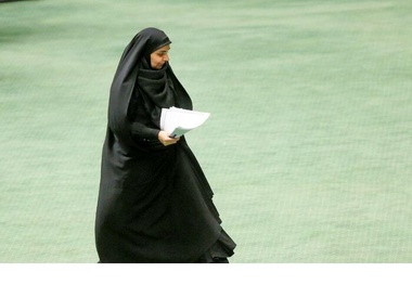 توسلی: ضرورت شفاف‌ سازی درباره هزینه سفر وزیر راه