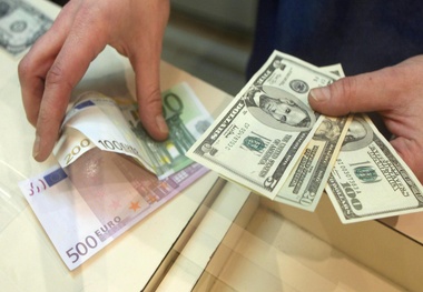 نرخ خرید دلار توسط بانک‌ها مشخص شد