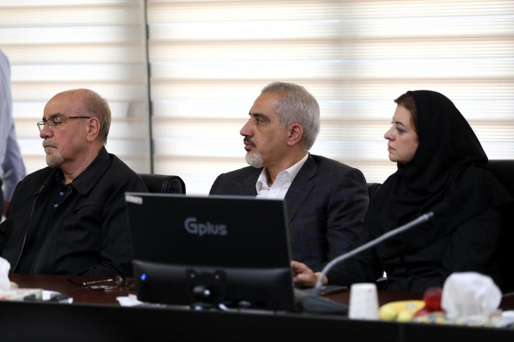 بازدید مدیرعامل راه‌آهن از کارخانه شرکت مهندسی و ساخت لکوموتیو مپنا (18)