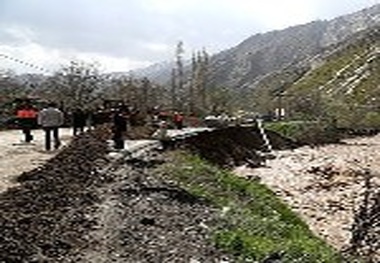 خدمت‌رسانی و تلاش راهداران در وقوع سیلاب‌های اخیر در محورهای مواصلاتی با حداکثر توان و کمترین زمان