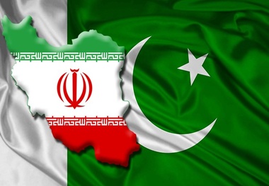  عبور روزانه 400 کامیون از مرز ریمدان/ ترانزیت جاده ای ایران و پاکستان دو برابر شد

