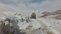 پایان پنج ماه محاصره برفی؛ گردنه عسل کشان پس از ۴۱ روز عملیات طاقت فرسا بازگشایی شد