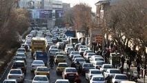 مسیرهای پر ازدحام شهر خرم‌آباد در نبود پارکینگ