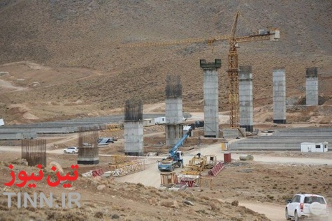 گزارش تصویری | اجرای پروژه راه آهن مبارکه سفیددشت به شهرکرد
