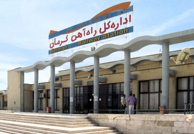 قطار ۴ستاره پلاس وارد خط شد؛ قطار گردشگری کرمان–یزد در راه است