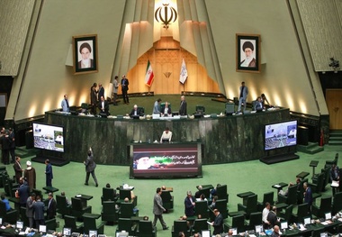 پیشنهاد یک نماینده برای استثنا شدن شهرداران از قانون منع بکارگیری بازنشستگان