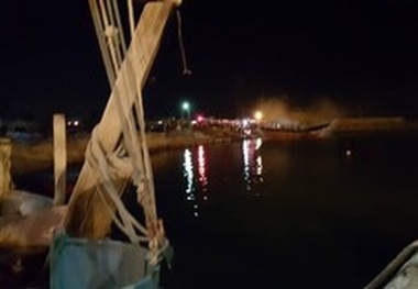  آتش گرفتن چند فروند لنج در بندر عامری 