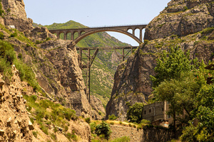 تشکیک تاریخی درباره ۱۰۰سالگی راه آهن سراسری ایران
