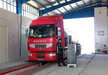 مراجعه بیش از ۶۱ هزار دستگاه خودروی سنگین و نیمه‌سنگین به مراکز معاینه فنی قزوین 