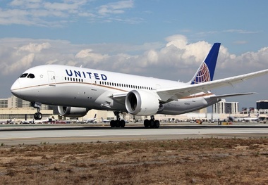 United Cancelled Two Flights to New Delhi Due to Smog
