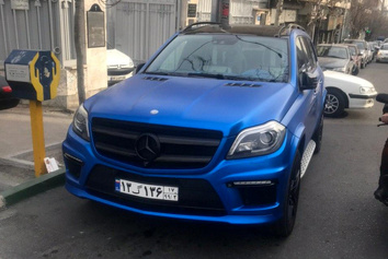 لیموزین لاکچری مرسدس بنز در خیابانهای تهران