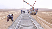 تعویض ۳۰۰ شاخه ریل سایشی در راه‌آهن لرستان برای افزایش ایمنی 