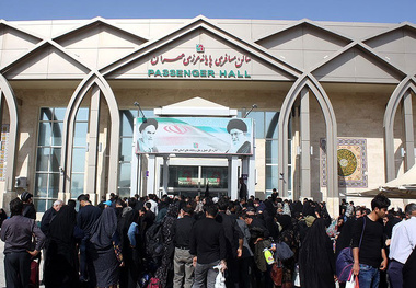 ازدحام تردد مسافر در بزرگراه ایلام - مهران