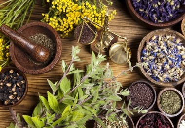 توصیه‌ های طب سنتی برای فصل بهار؛ از چه غذاهایی پرهیز کنیم؟ 
