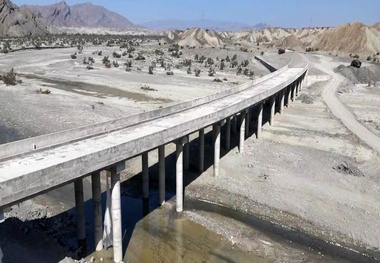 پیشرفت ۷۹ درصدی احداث پُل شریفی در محور جاسک - جَگدان در استان هرمزگان