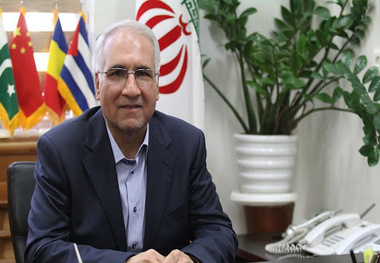 میدان آزادی تا سی و سه پل پیاده راه می شود


