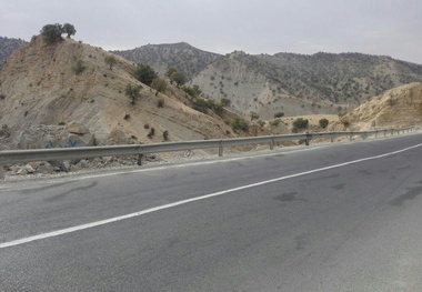 تکمیل و بهره برداری از عملیات راهسازی قطعه رانشی کیلومتر ۱۱ محور ایلام- مهران تا اواسط سال جاری 