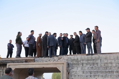 مرمت و آماده سازی پل ریلی آسیب‌ دیده یحیی‌ آباد کاشان